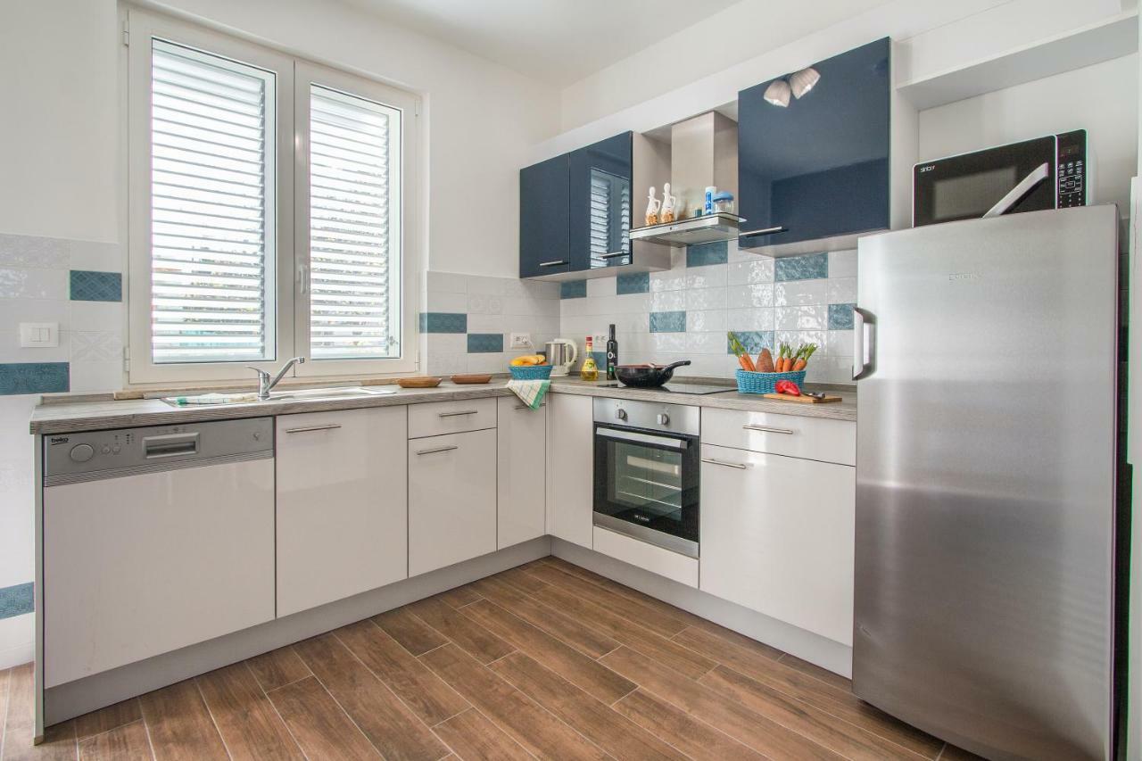 Nala Apartment โรวีน ภายนอก รูปภาพ