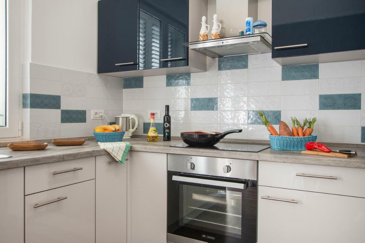 Nala Apartment โรวีน ภายนอก รูปภาพ