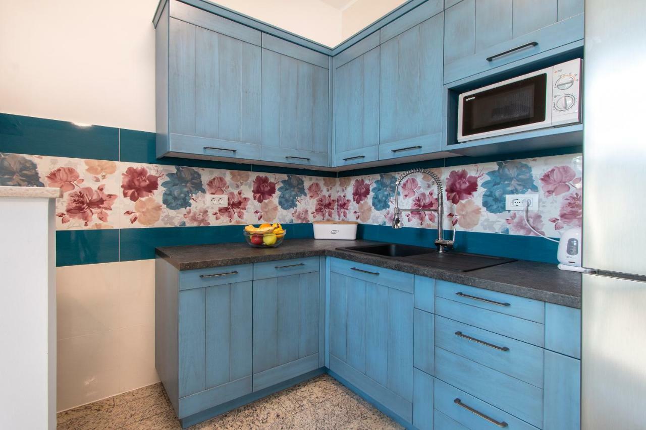 Nala Apartment โรวีน ภายนอก รูปภาพ